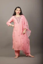 Coral Pink Floral Embroidered Kurta Set with Organza Dupatta - Image 2