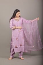 Lilac Embroidered Kurta Set with Organza Dupatta - Image 4