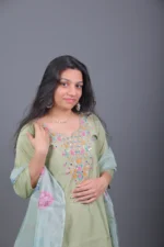 Pistachio Green Mirror Embroidered Silk Blend Kurta Set with Floral Organza Dupatta - Image 3
